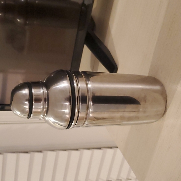 Oneida Stainless SteelCocktail Shaker - Picture 1 of 4